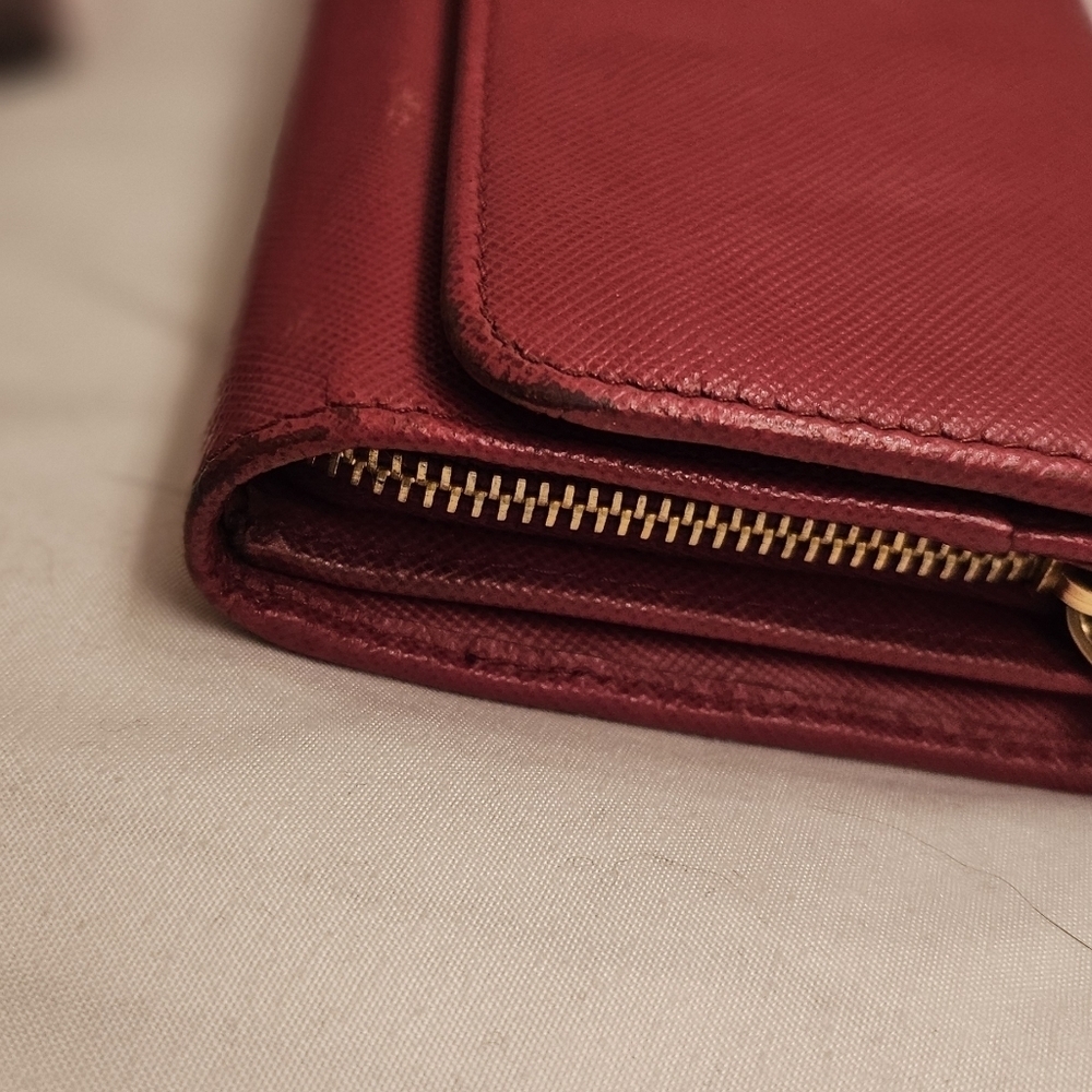 Prada Nero Red Saffiano Crossgrain Leather Long Wallet Gold Hardware Zipper - Picture 6 of 9